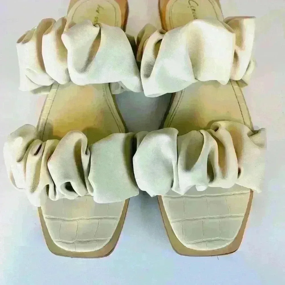 CIRCUS NY Women's Ivory Iggy Sandals
